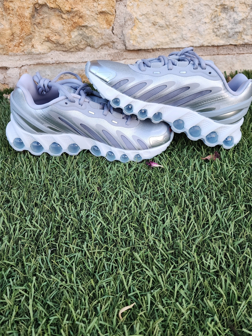 Nike Womens Air Max DN8 Metallic Silver Sneakers